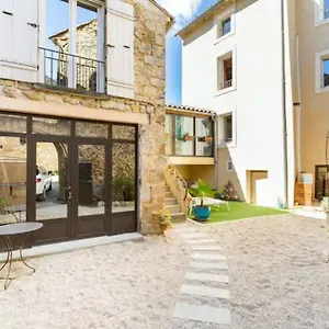 Couette-café La Parenthese, D'hotes, Rochegude (Drome)